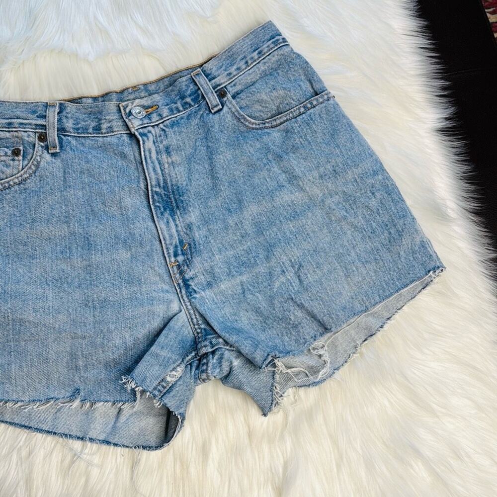 Levi's Rare Vintage 80’s 550 Relaxed Fit Cut Offs - Picture 2 of 8